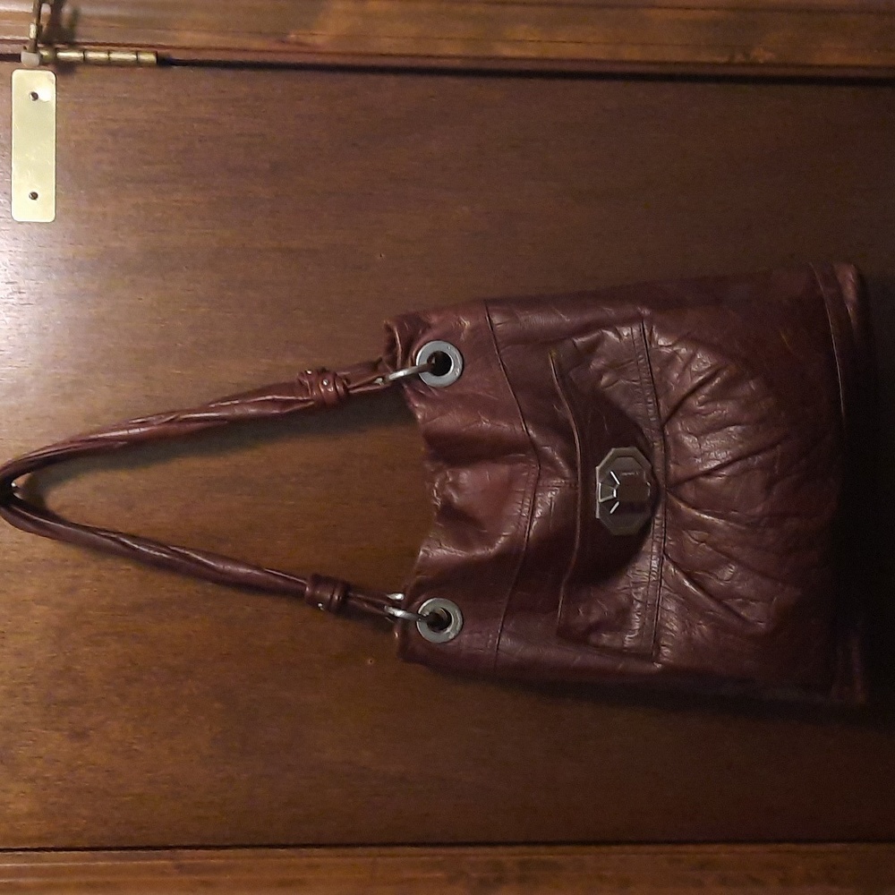 B Makowsky leather purse